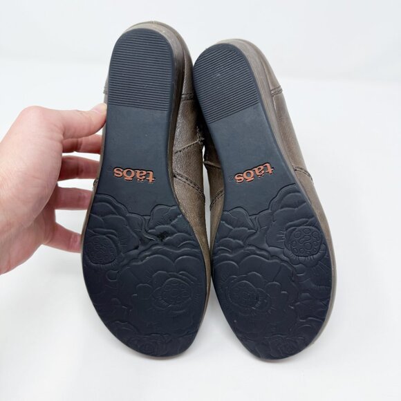 Taos Taupe Leather Verge Ankle Booties Women's Sz 8 Side Zip Stud/Rivet Accents - Picture 7 of 9